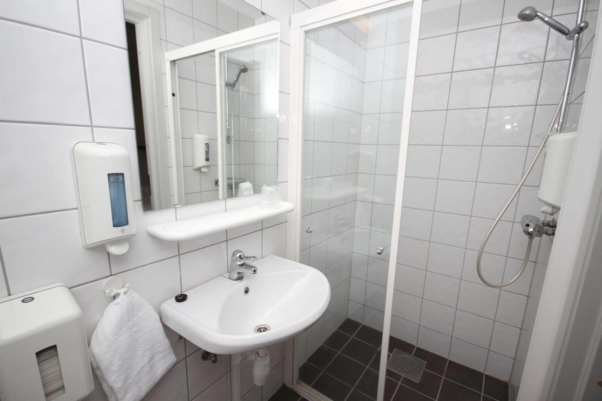 Hotell Fritidsparken Шиен Экстерьер фото